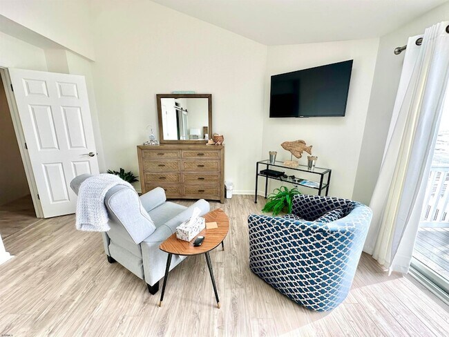 Building Photo - 612 E Brigantine Ave