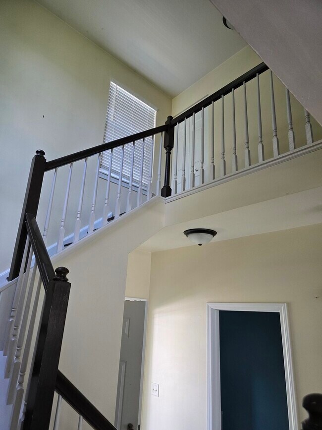 Building Photo - 14030 Danbury Dr