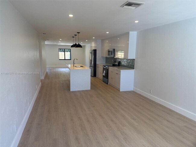 Building Photo - 3081 NW 103rd Ln