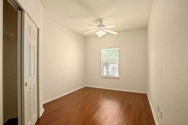 Building Photo - 148 Pecanwood N