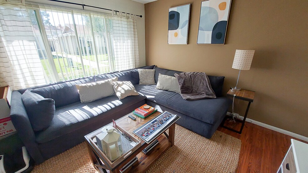 Building Photo - 19859 Kingswood Ln