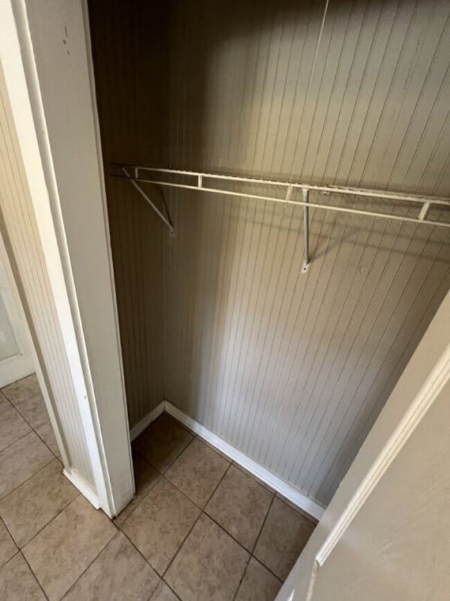 Building Photo - Cozy Brick Home with Covered Parking – Denova St.