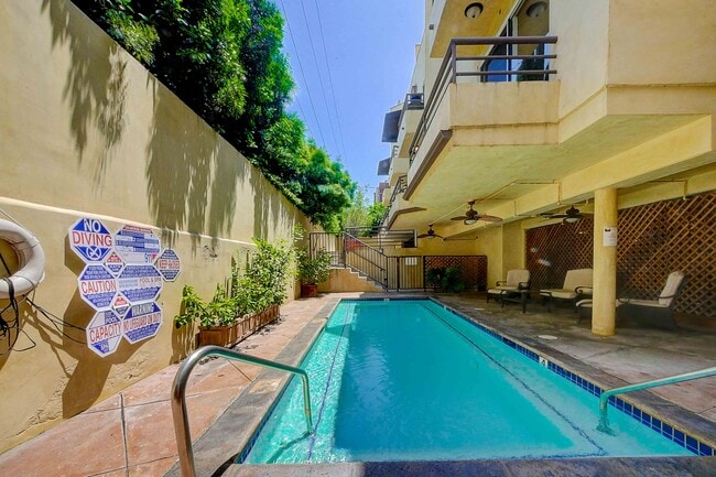 Building Photo - 4128 Whitsett Ave