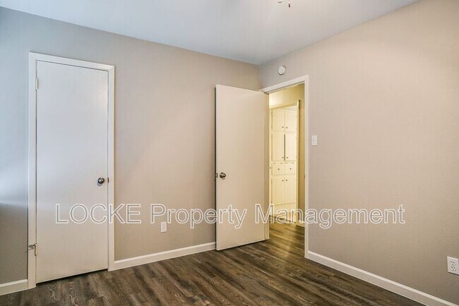 Building Photo - 512 Stallion Ln
