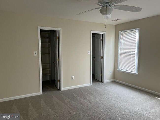Building Photo - 9425 Spruce Tree Cir