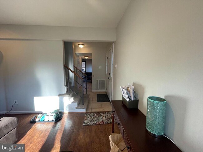 Building Photo - 9995 Campus Way S