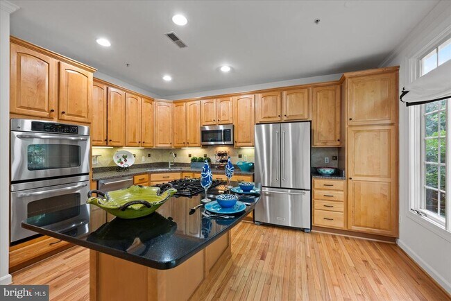 Building Photo - 5015 Waple Ln