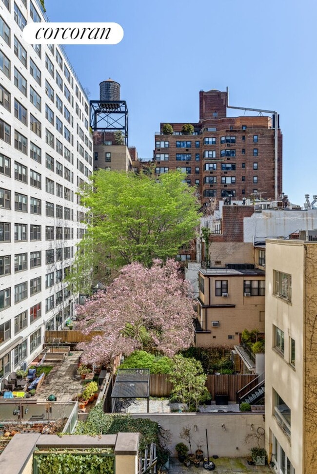 Building Photo - 400 E 51st St