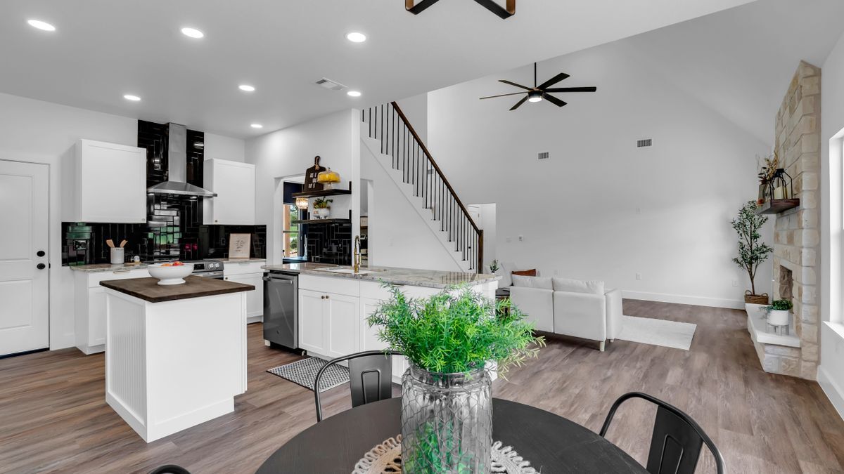 Building Photo - 105 Chesterfield Dr