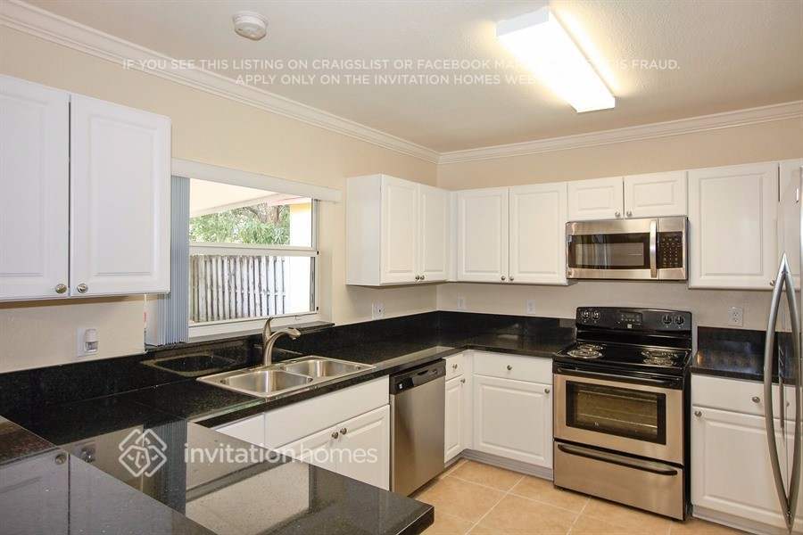 Building Photo - 12158 SW 137th Ter