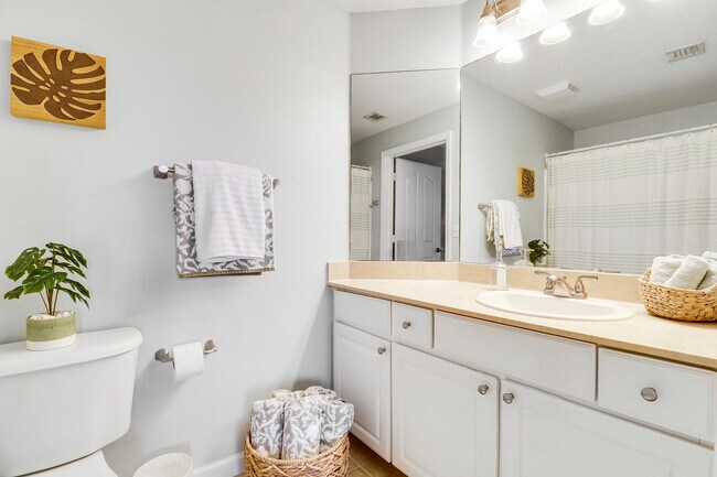 Building Photo - 275 Murcia Dr