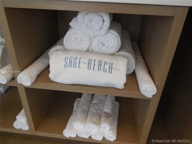 Building Photo - 2101 S Surf Rd