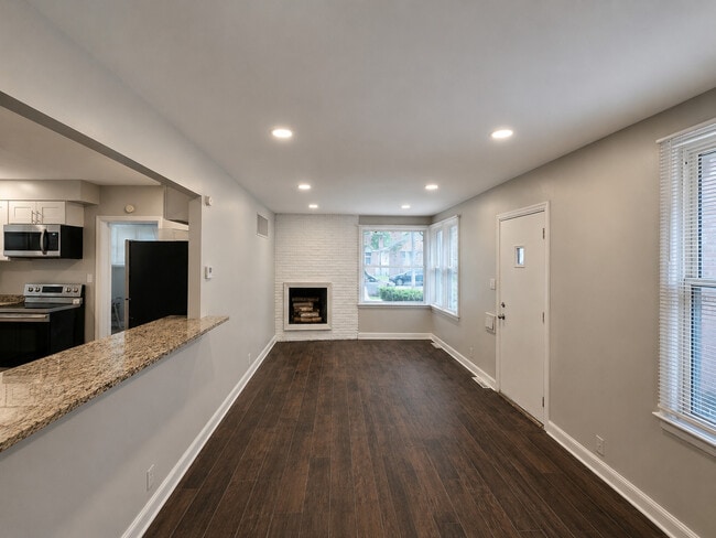 Building Photo - 8622 S Jeffery Blvd