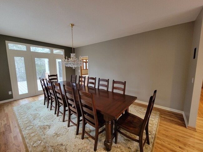 Building Photo - Upscale and Spacious Cedar Falls House for...