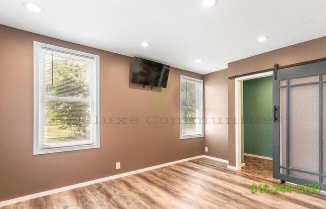 Building Photo - Zeeland Gem! Gorgeous 2 Bed/2 Bath Single-...