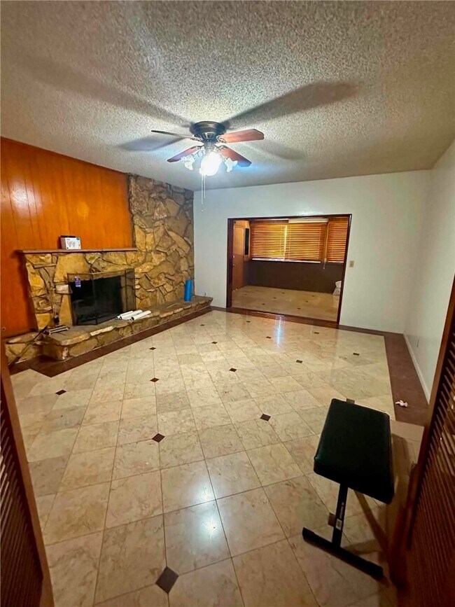 Building Photo - 17458 Fontlee Ln