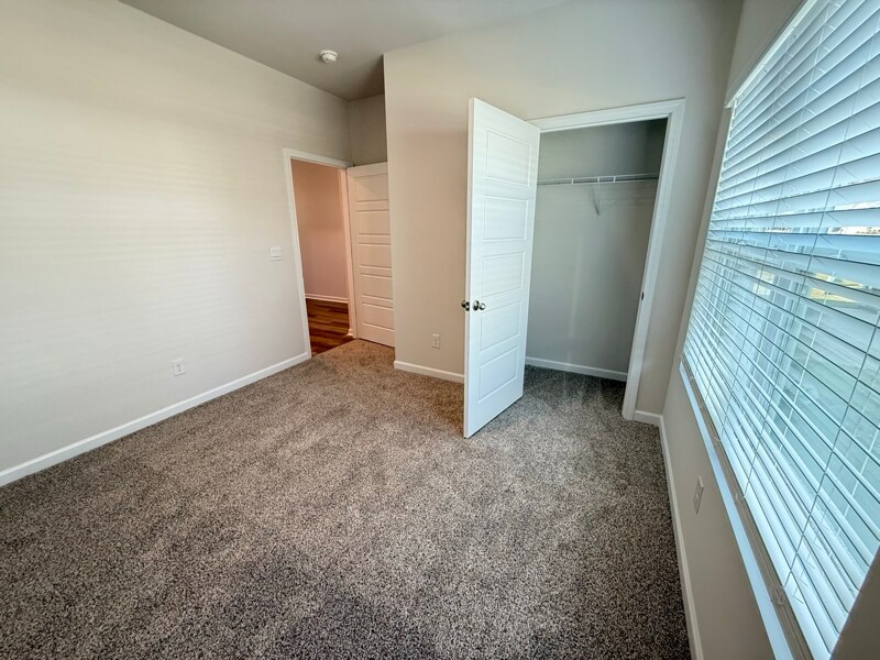 Building Photo - 6151 Feather Wy SE