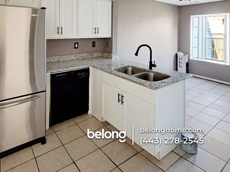 Building Photo - 3870 Gateview Pl