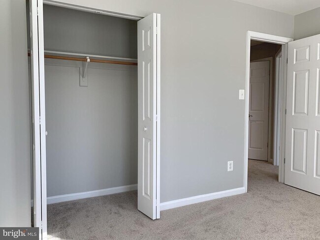 Building Photo - 3384 Governors Crest Ct