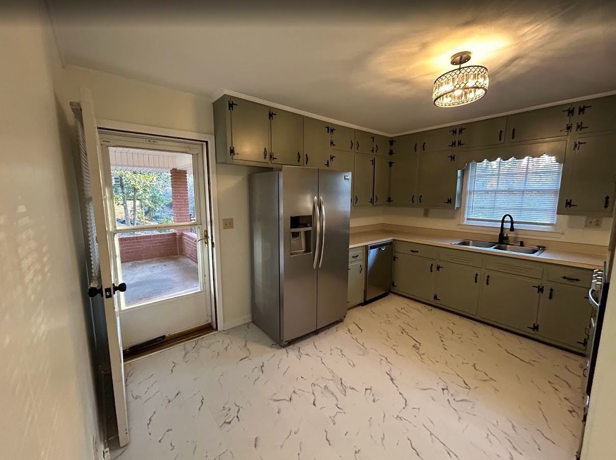 Building Photo - 3013 Scenic Dr