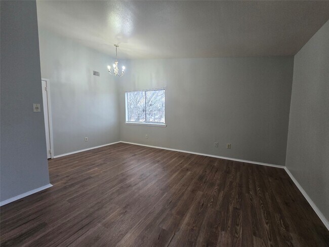 Building Photo - 394 Duroux Rd