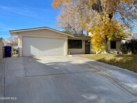 Building Photo - 3171 Milton Dr