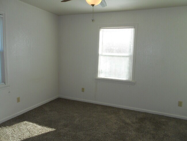 Building Photo - 3/2/2 close to Texas Tech!