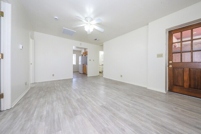 Building Photo - 1014 N 7th Ave