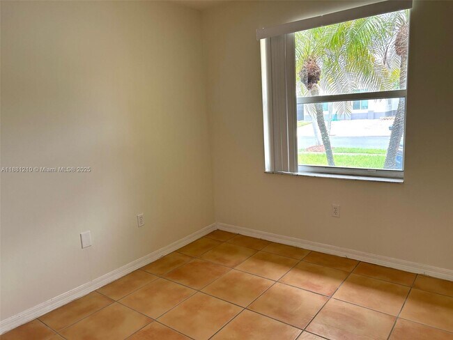 Building Photo - 9920 SW 166th Ct
