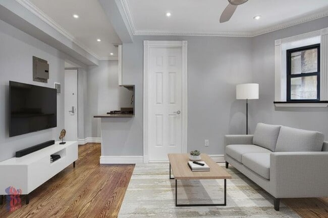 Building Photo - 209 E 25th St