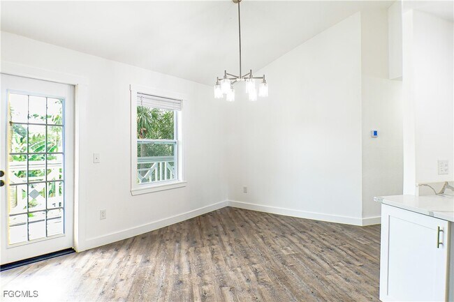 Building Photo - 950 Moody Rd