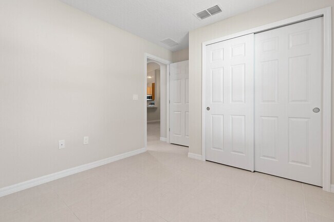 Building Photo - 24 Untermeyer Pl