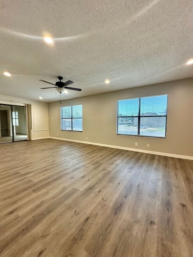 Building Photo - Now Available - 2 Bedroom 2 Bathroom Condo...