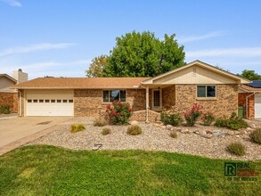 Building Photo - Charming Loveland Home Available Now!