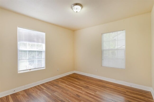 Building Photo - 10601 Murr Way