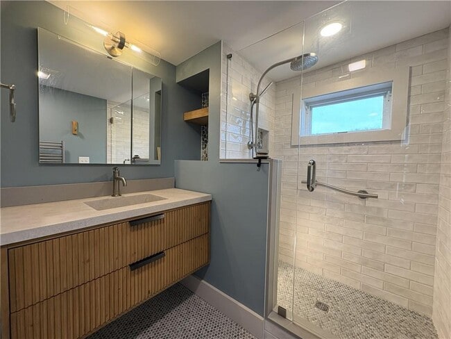 Building Photo - 24 Houston Ave