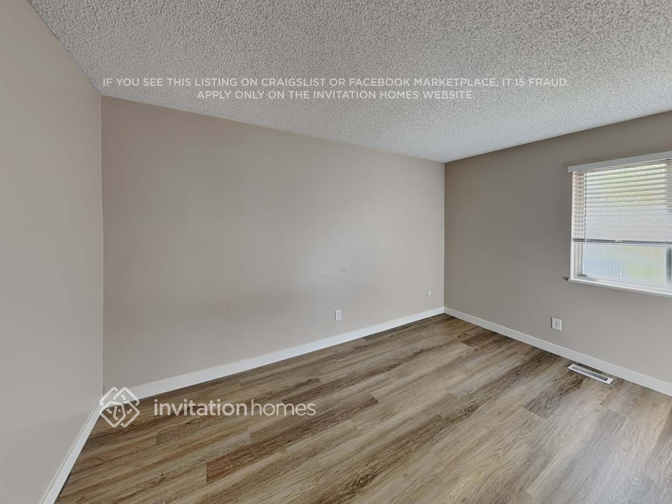 Building Photo - 1597 S Uvalda St