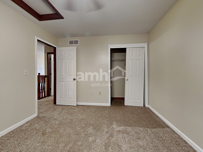 Building Photo - 8518 Woodcreek Dr