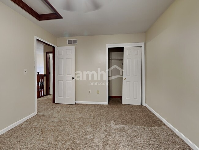 Building Photo - 8518 Woodcreek Dr