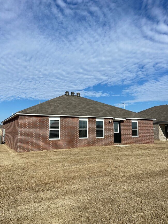 Building Photo - *Start 2026 Rent FREE!* Four Bedroom | Two Bathroom in Jonesboro