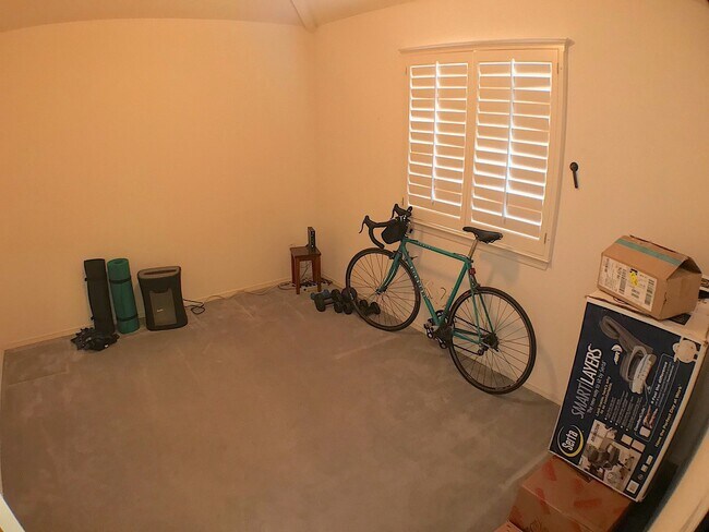Building Photo - East El Paso 3 bed Refrig A/C