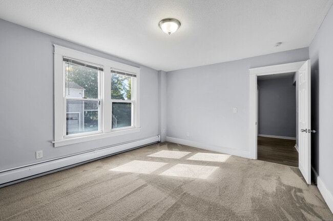 Building Photo - 245 Oakland St