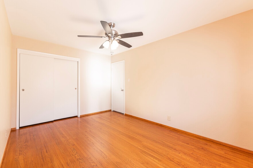 Building Photo - 6900 McQuillan Cir