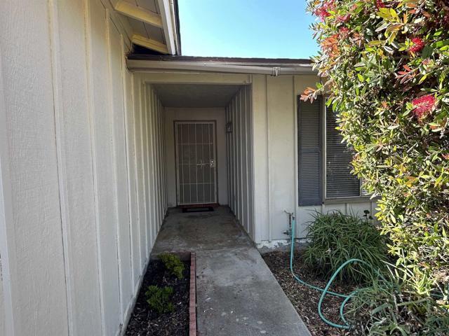 Building Photo - 450 Lynwood Ln