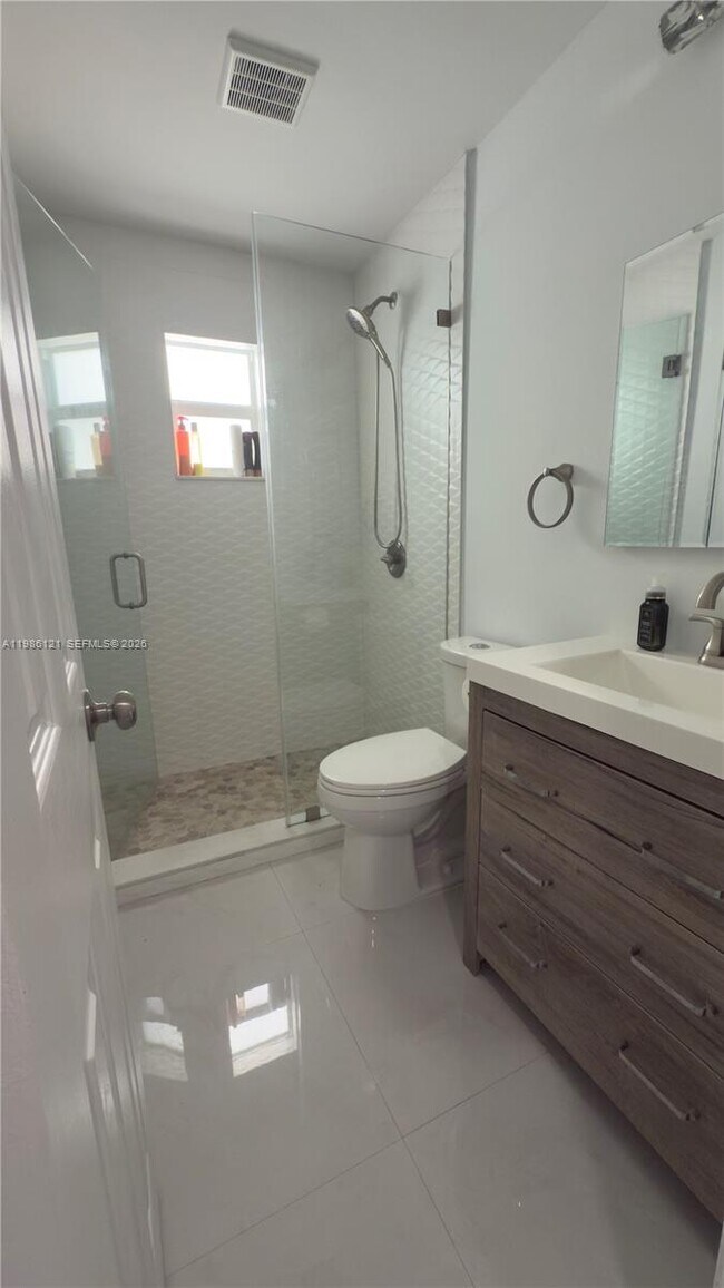 Building Photo - 4531 Jackson St