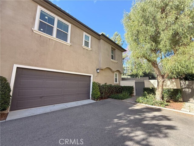 Building Photo - 81 Keepsake