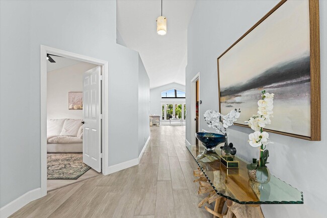 Building Photo - 10112 Aqua Vista Way