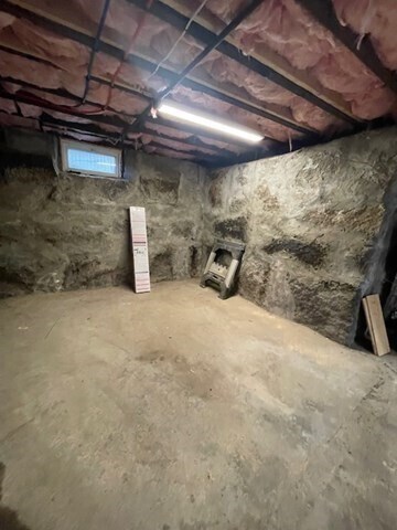 Building Photo - 152 S Walnut St