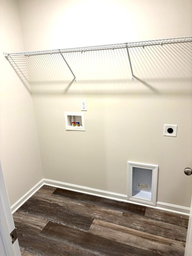 Building Photo - Stunning 3BR 2.5BA Home in Mooresville • 2 Car Garage