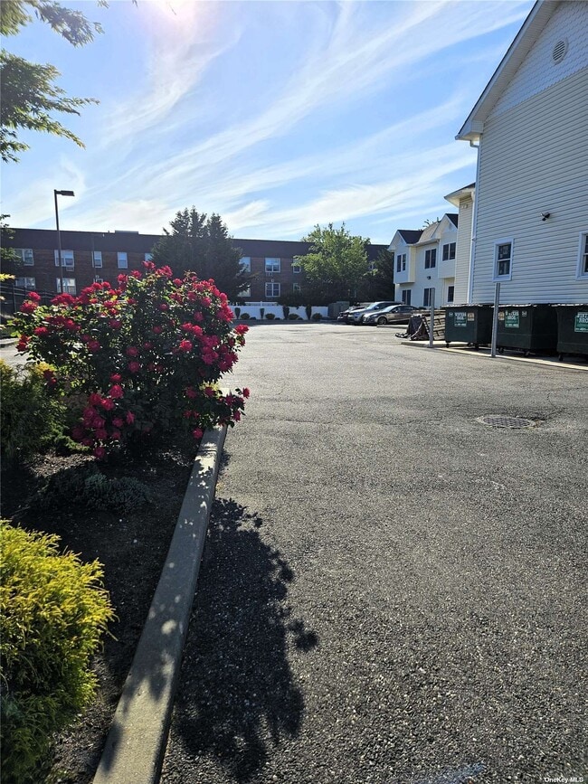 Building Photo - 93 Hempstead Ave